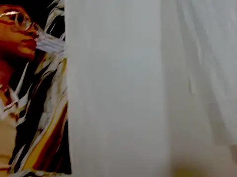 LAYAN_FEMBOY webcam show