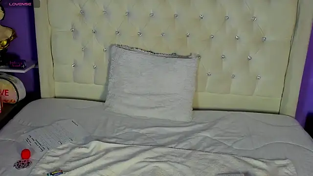 candy_queens_'s Live XXX Chat