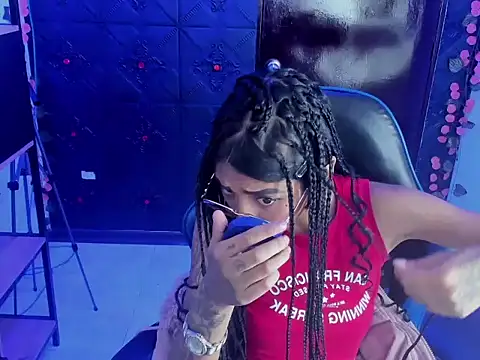 XXX chat uživo modela KarlaSlutSkinny__