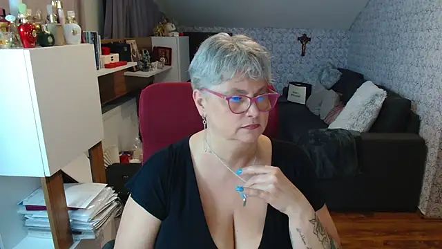 bigtits4you's Live XXX Chat