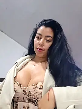 Luianna Adlı Modelin Canlı XXX Sohbeti