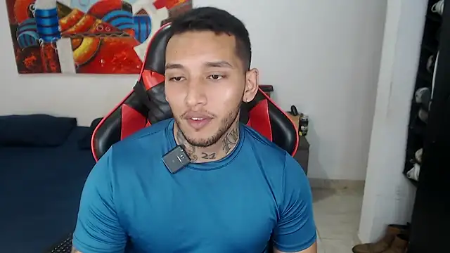 Show modela Andymanfit na web-kameri