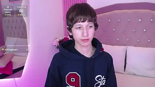 Emo_Boy_ 网络视讯表演
