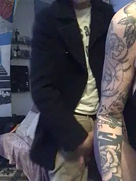 bornsinfull's Live XXX Chat