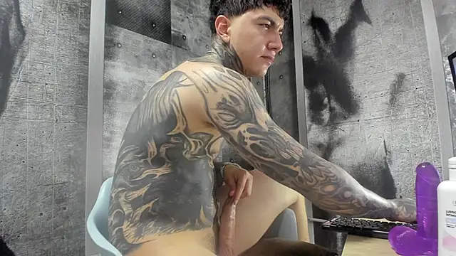 XXX chat uživo modela Gury_tattoo