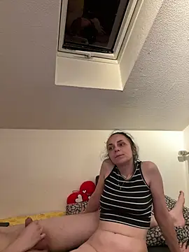 BubbleSiren: διαδικτυακό σόου στην κάμερα