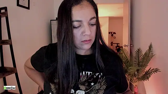 urcute_kitten's Live XXX Chat