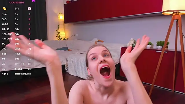 OdellaFrake's Live XXX Chat