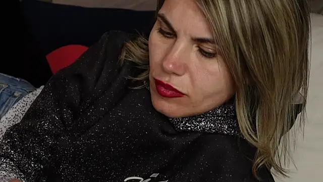 FeliciaKrige Chat XXX live