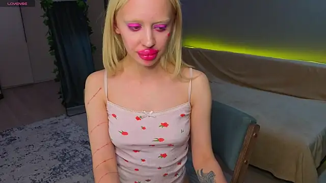 Chat +18 de Luna_Beverly ao vivo