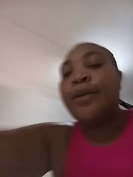 Chat +18 de BeverlyQueen15 ao vivo
