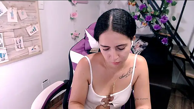 Chat +18 de samantha_baby_ ao vivo