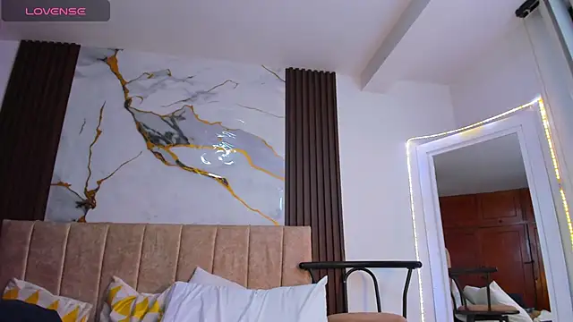 scarlet_fox75 即時 XXX 聊天