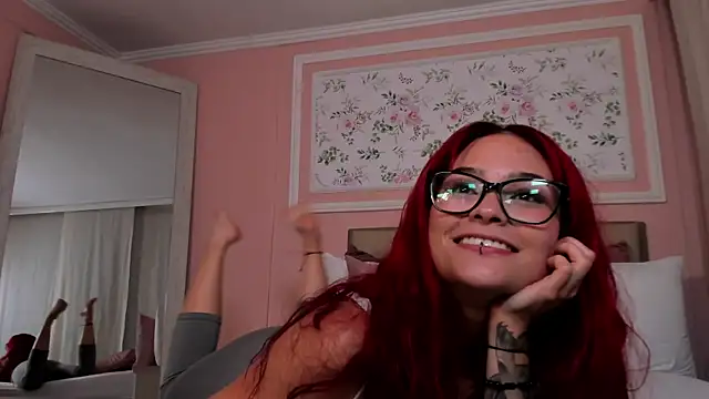 mae_lyra Adlı Modelin Canlı XXX Sohbeti