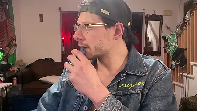 MasterDaddyCool élő XXX-chatje