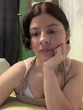 Estefani_32's Live XXX Chat
