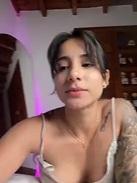 Chat +18 de Ale_Lewis ao vivo