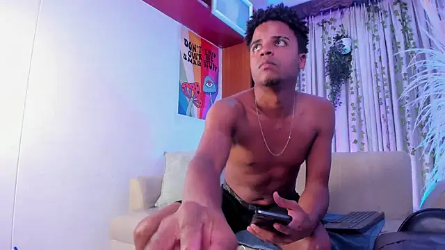 Show modela TaylorClay_ na web-kameri