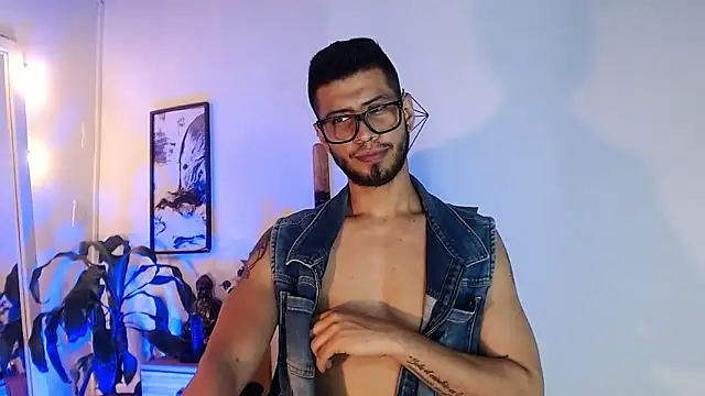 Chat XXX en directo de Colby_brown03