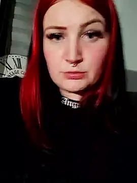 CurvyHornyTiffy live XXX chat