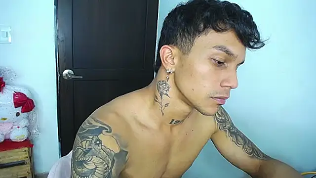 Leonard_Price Adlı Modelin Canlı XXX Sohbeti
