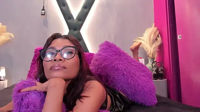 AtheneaBrownn's Live XXX Chat