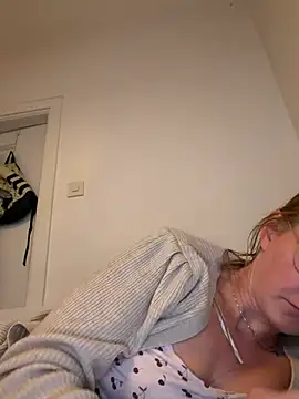 jannis1992 webcam show