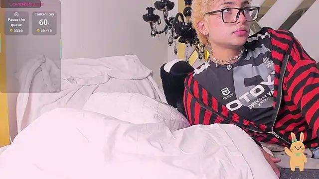 Valentin0__3 élő XXX-chatje