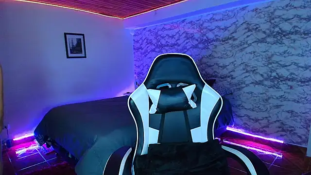 Chat +18 de Camila_IRoose ao vivo