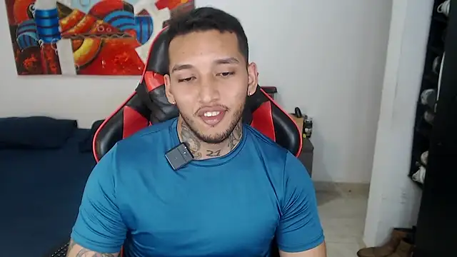 Show modela Andymanfit na web-kameri