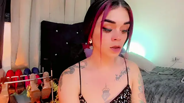 lesly_xx Adlı Modelin Canlı XXX Sohbeti