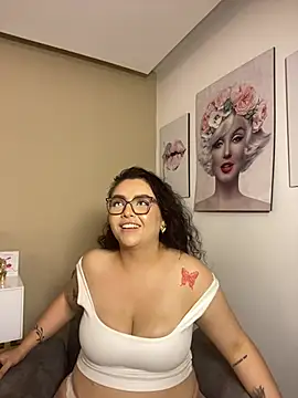 AlmaraRouge's Live XXX Chat
