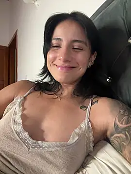 Ale_Lewis Pertunjukan Webcam