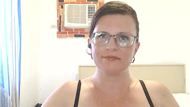 Domina_Tasselina_Goddess Adlı Modelin Canlı XXX Sohbeti
