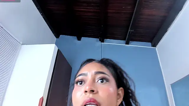 Charlothe_01's Live XXX Chat