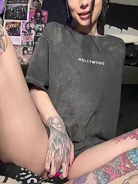 MissMidnightUK Adlı Modelin Canlı XXX Sohbeti