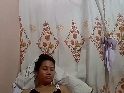 Pokazy przed kamerką – sweet_celine16