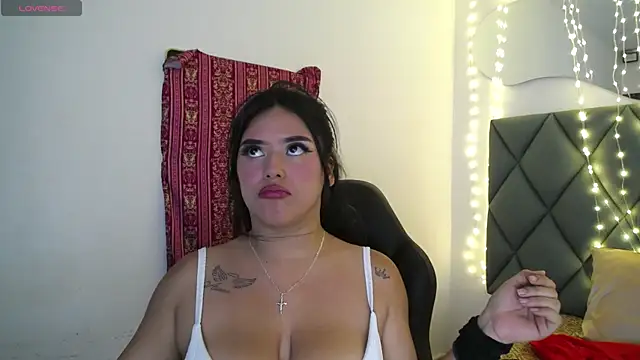 devika_kumar's Live XXX Chat