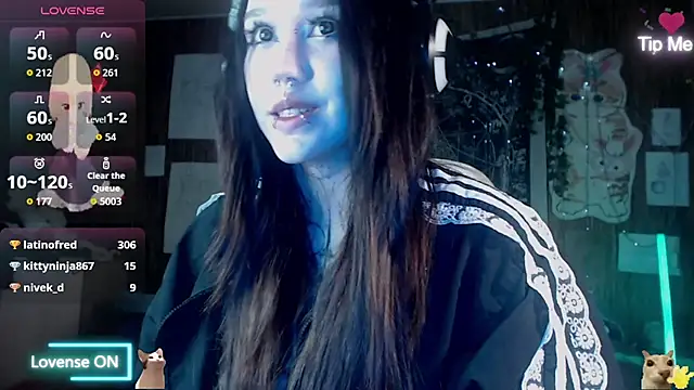 Chat +18 de chloe_crystall_killer ao vivo