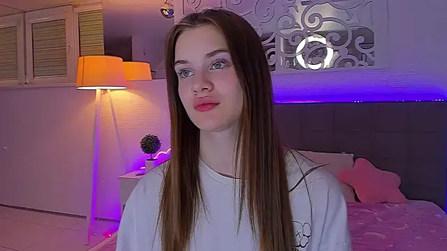 LuisaClover Chat XXX live