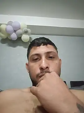 Show modela MAX_Jhonnson na web-kameri