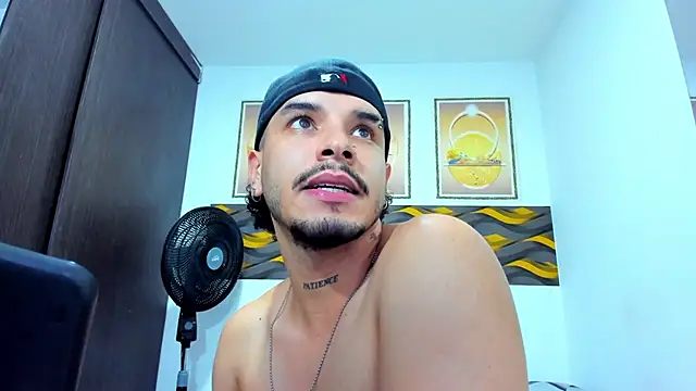 Leon_Hotx Adlı Modelin Canlı XXX Sohbeti