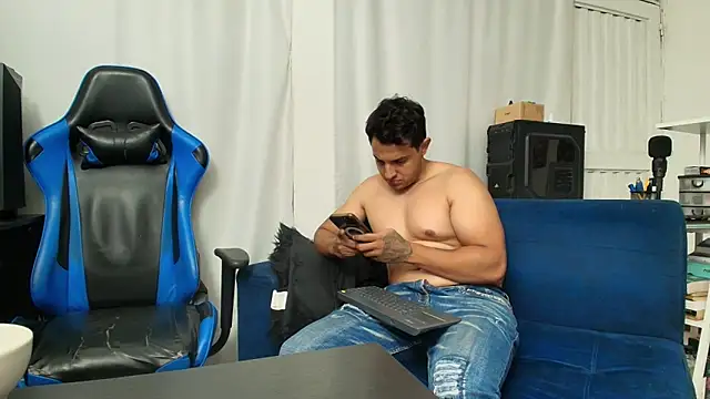 Chat XXX ao vivo de ema_abby