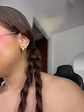 gretta_kler1 élő XXX-chatje