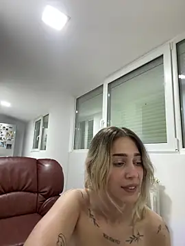 ZenyShy Show in webcam
