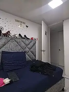 Shantey_Laurent: απευθείας συνομιλία ΧΧΧ