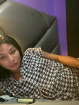 MaxxineMorenaTs' Webcam Show