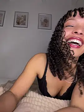 Yasmin777_ Chat XXX in diretta