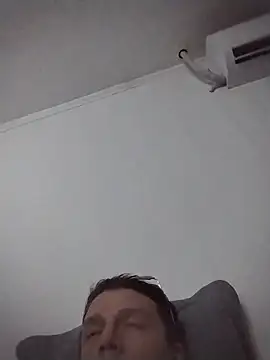 RAFAELQUINTEROSCAVALHEI's Webcam Show
