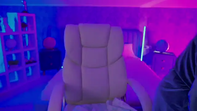 CandyLadyyy's Live XXX Chat